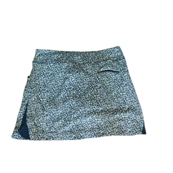 Chase 54 Size M Medium Leopard Print Golf Tennis Pickleball Skort Activewear - Picture 2 of 2